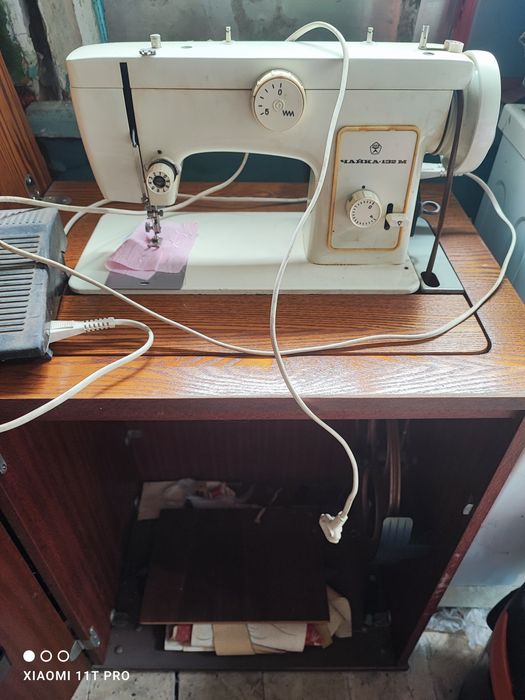 Продам швейную машину чайка 132м