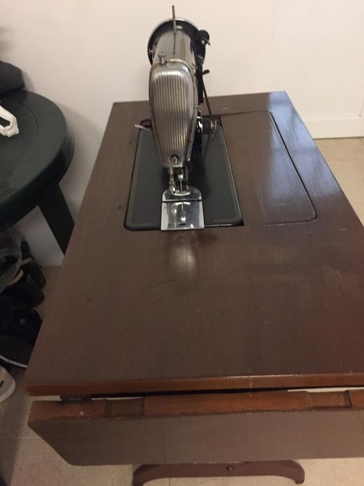 Máquina de costura antiga