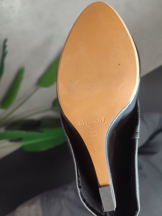 Чоботи Givenchi оригінал нові 22000 грн