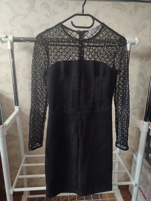 Вечірня жіноча сукня