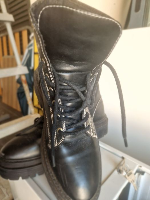 Botas pretas senhora