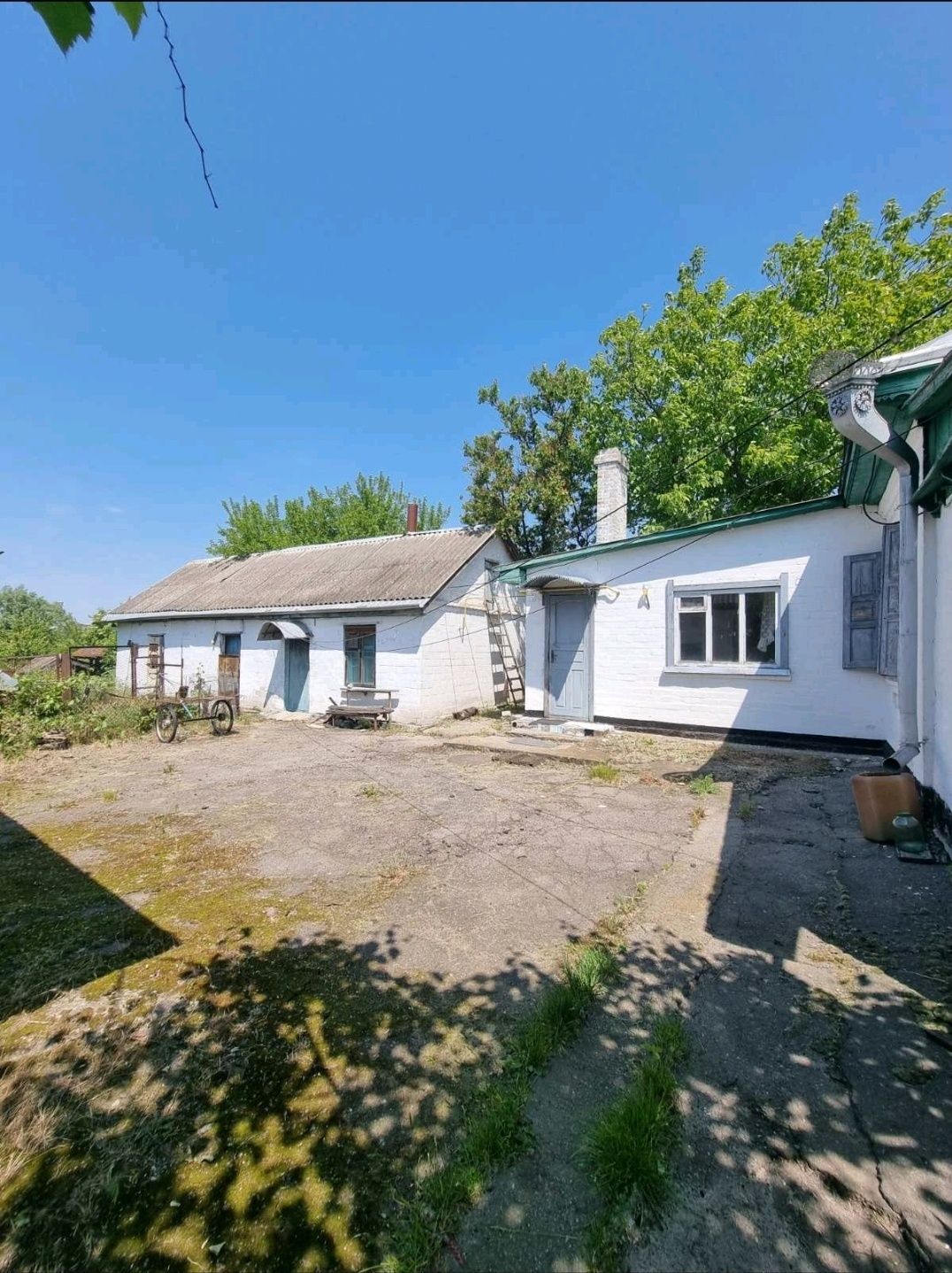 Продам добротний будинок біля річки