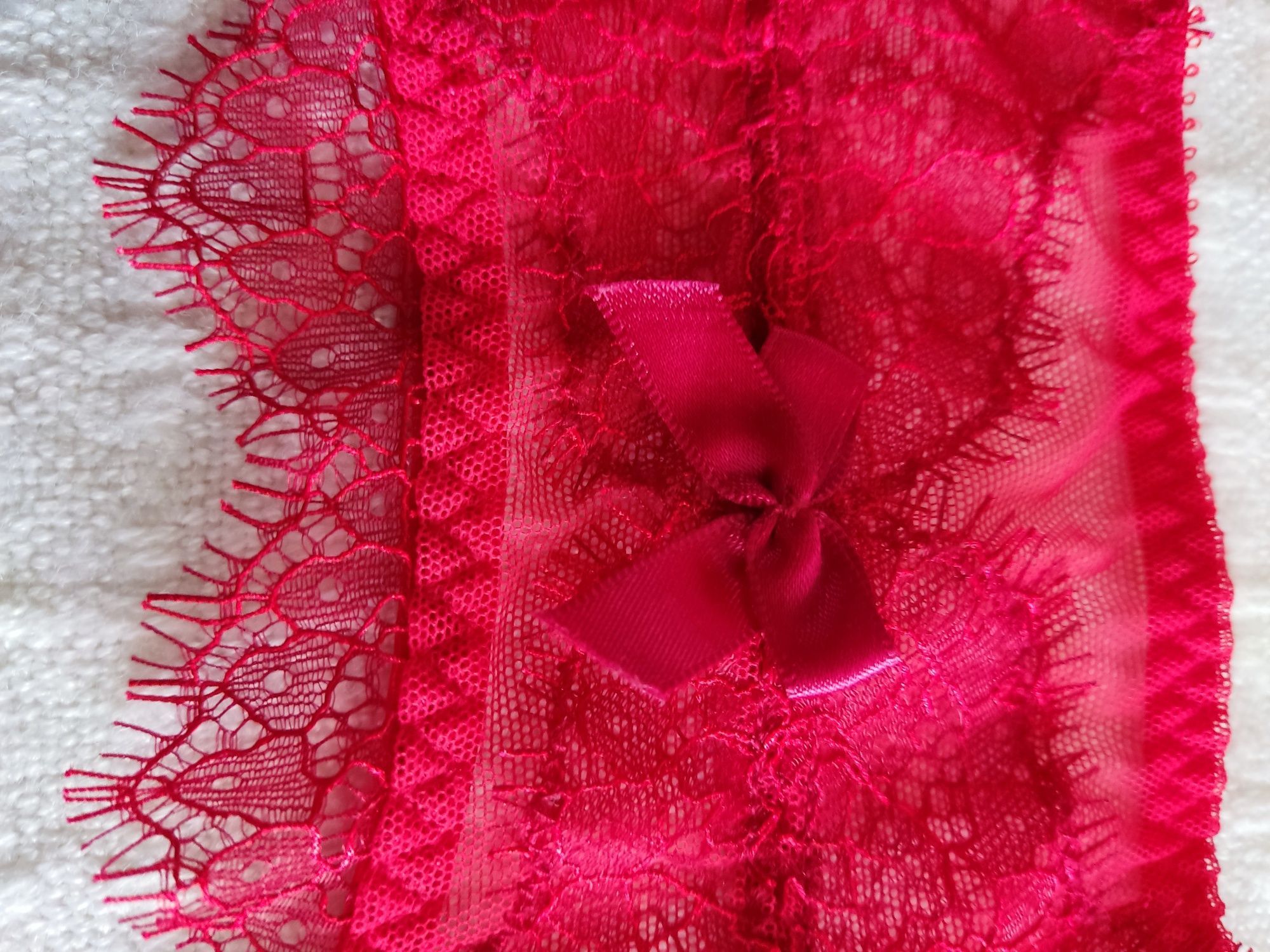 Victoria's Secret  pas do pończoch M/L dodatkowo szlafrok 2p pończochy