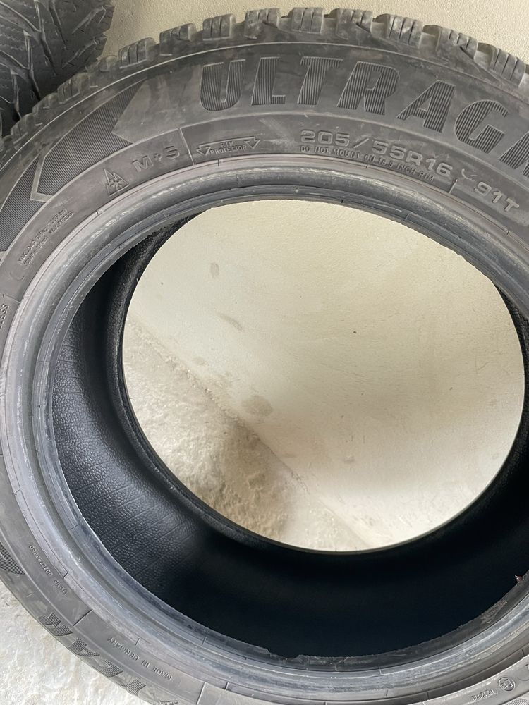 Зимові колеса Goodyear Ultragrip 8 205/55/16