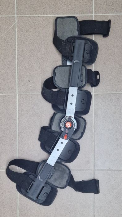 Orteza kolanowa zegarowa Breg z szynami T-scope