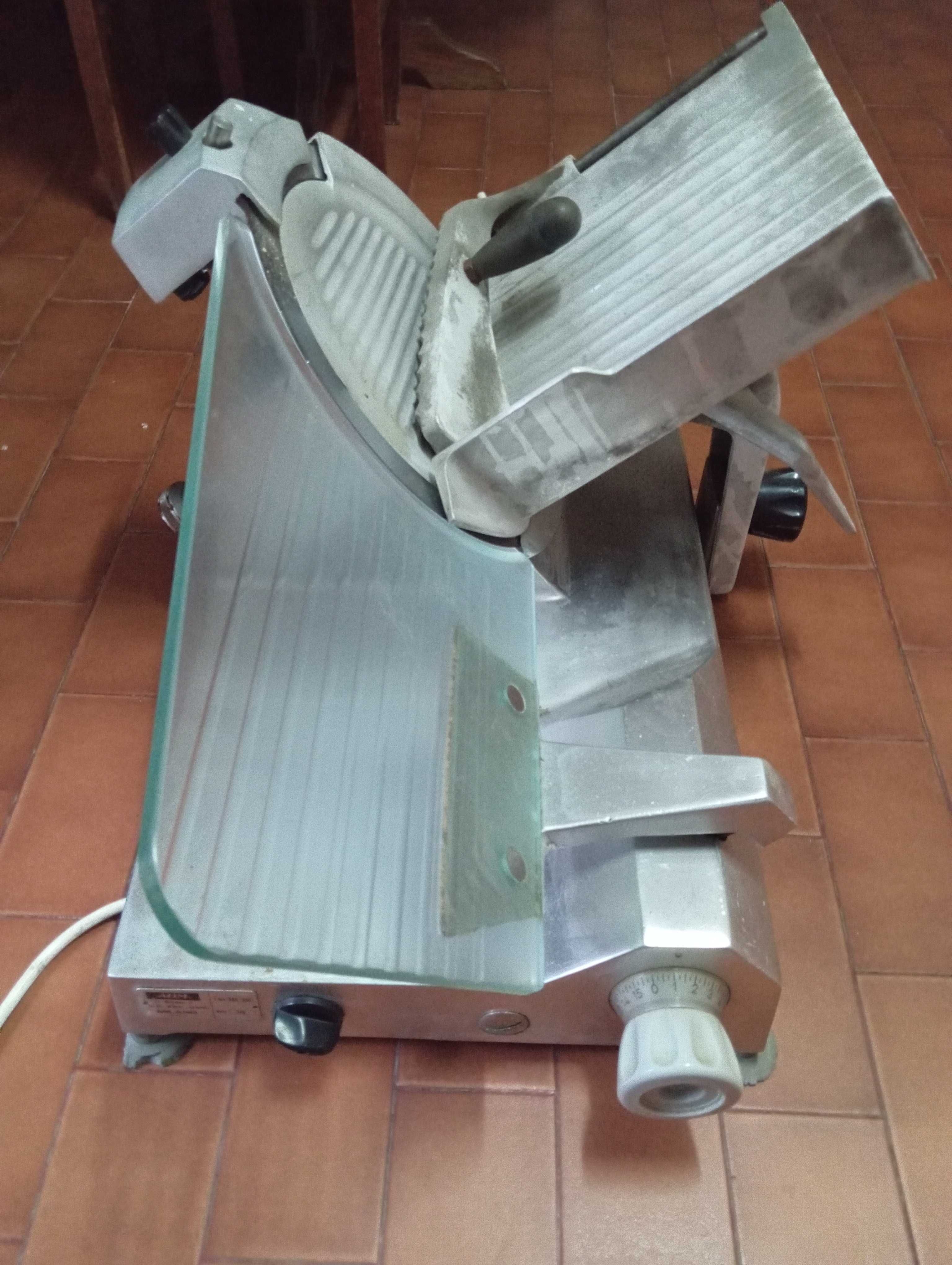 Fatiadora elétrica industrial ABM