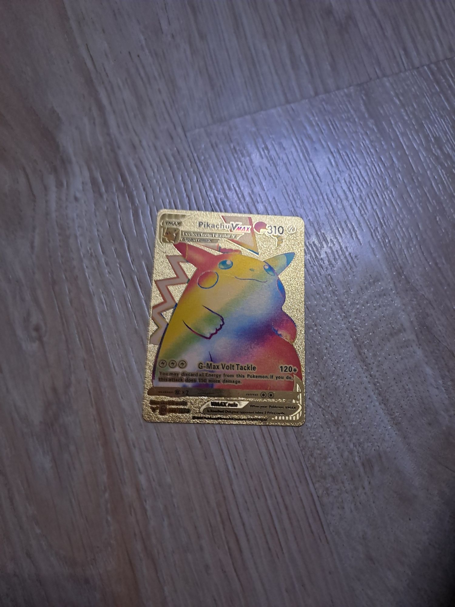 Złota karta pokemon pikaczu,  VMAX