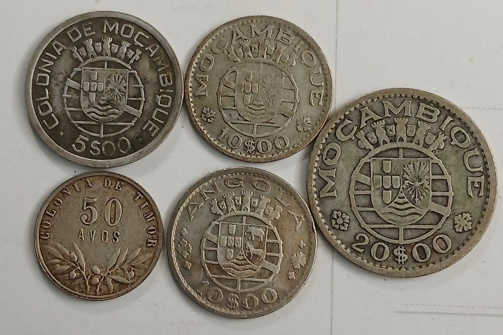 Moedas antigas prata