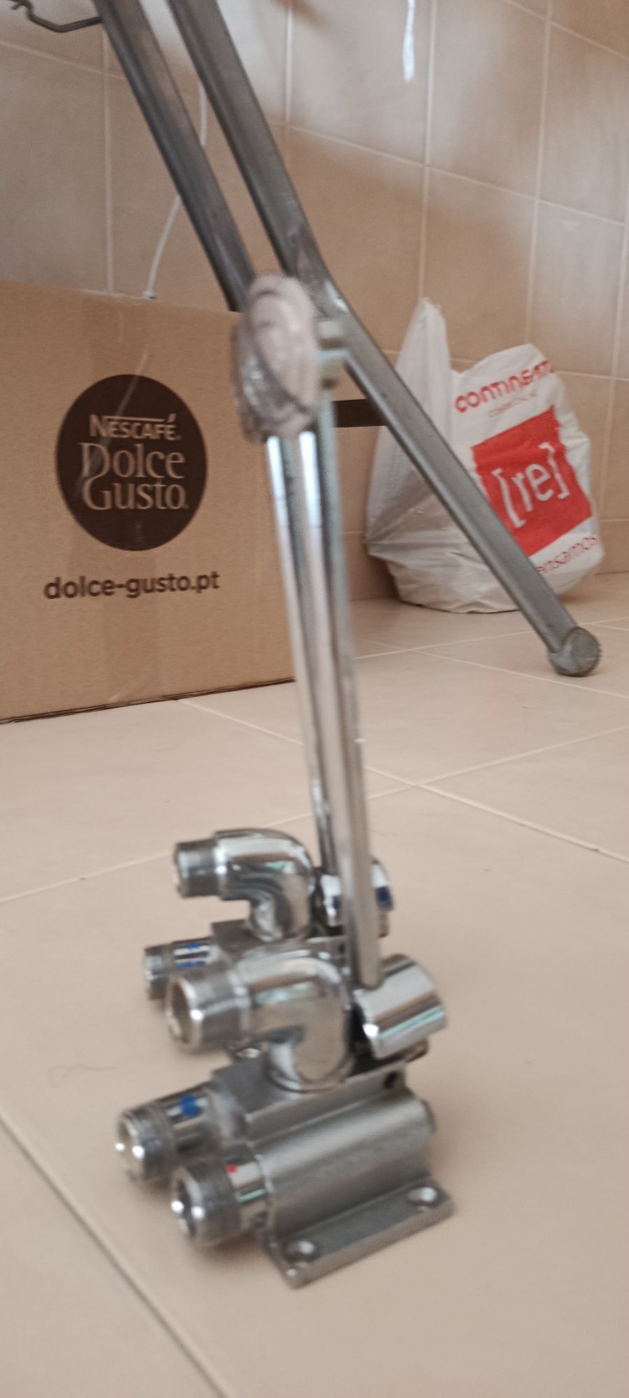 Torneira de pedal indicado para restauração,talhos
