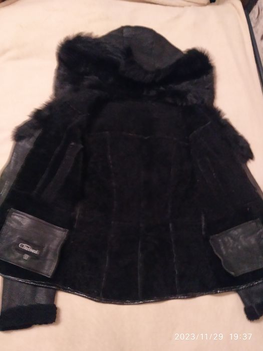 Продам дубленку жіночу