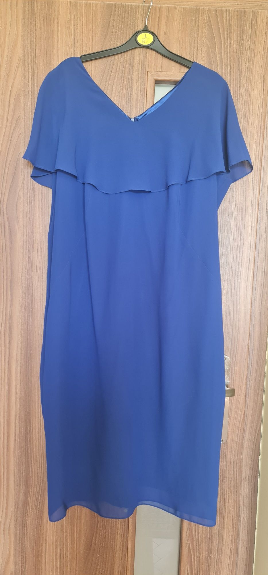 Niebieska sukienka r. 48