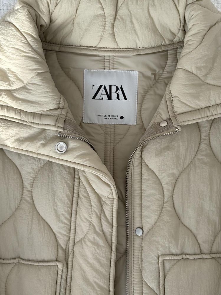 ZARA куртка деми, состояние новой, размер xs