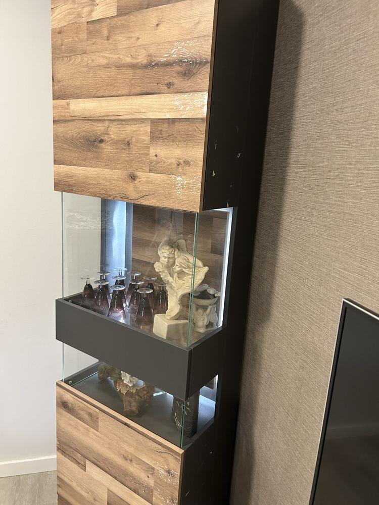 Vendo vitrine cristaleira com led