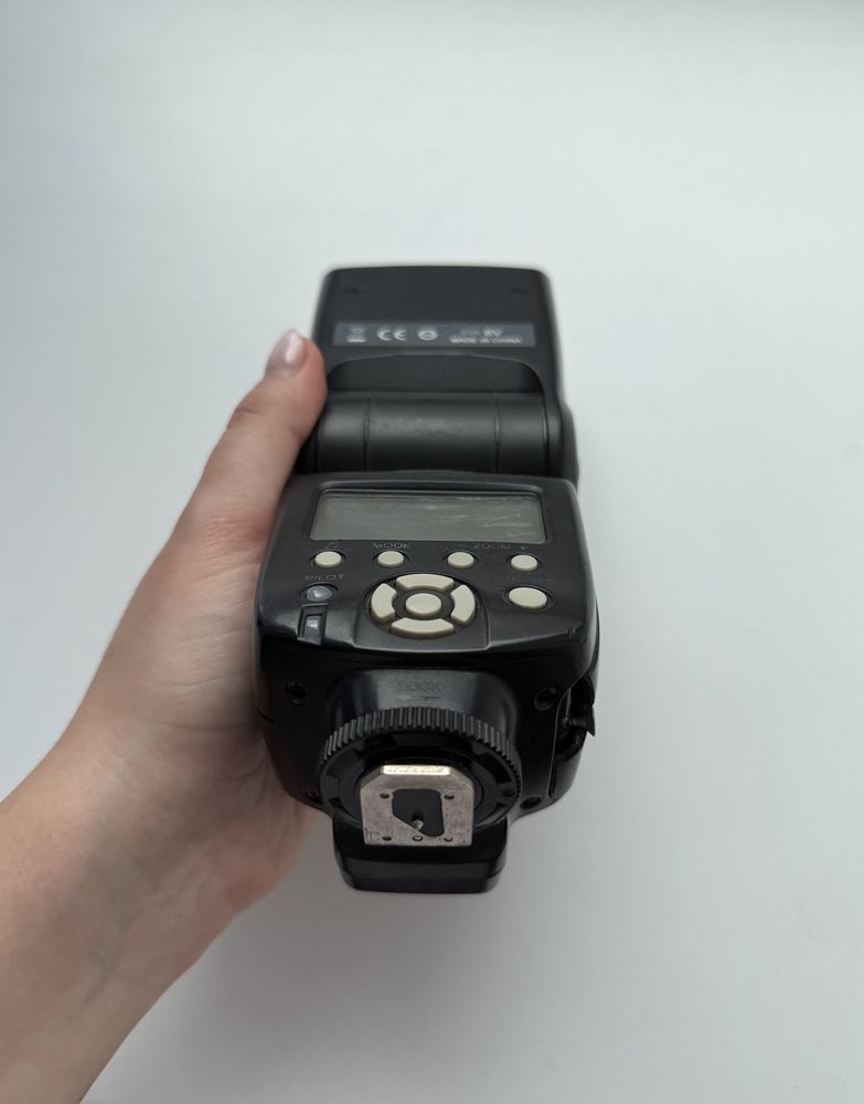 Спалах yongnuo 560 ii