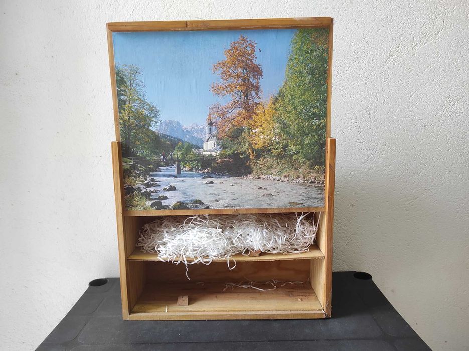 Caixa de vinhos antiga