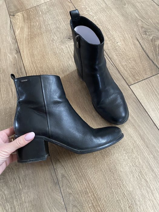 Шкіряні ботінки на каблуку осінні на флісі