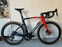 Pinarello dogma F ineos grenadiers