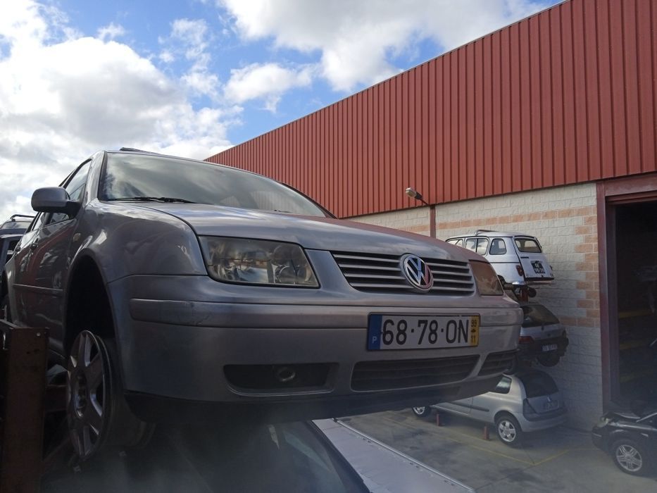 VW Bora 1.9 TDI      .