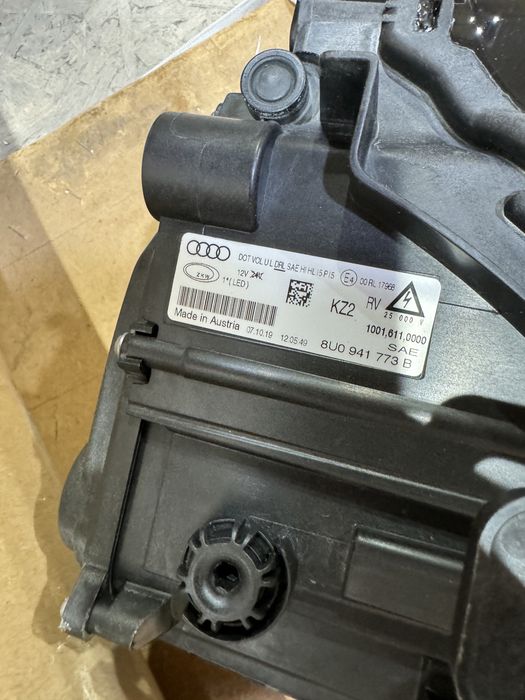 Audi Q3 8U0 фари пара Black Edition рестайлинг full led 15-18 фары