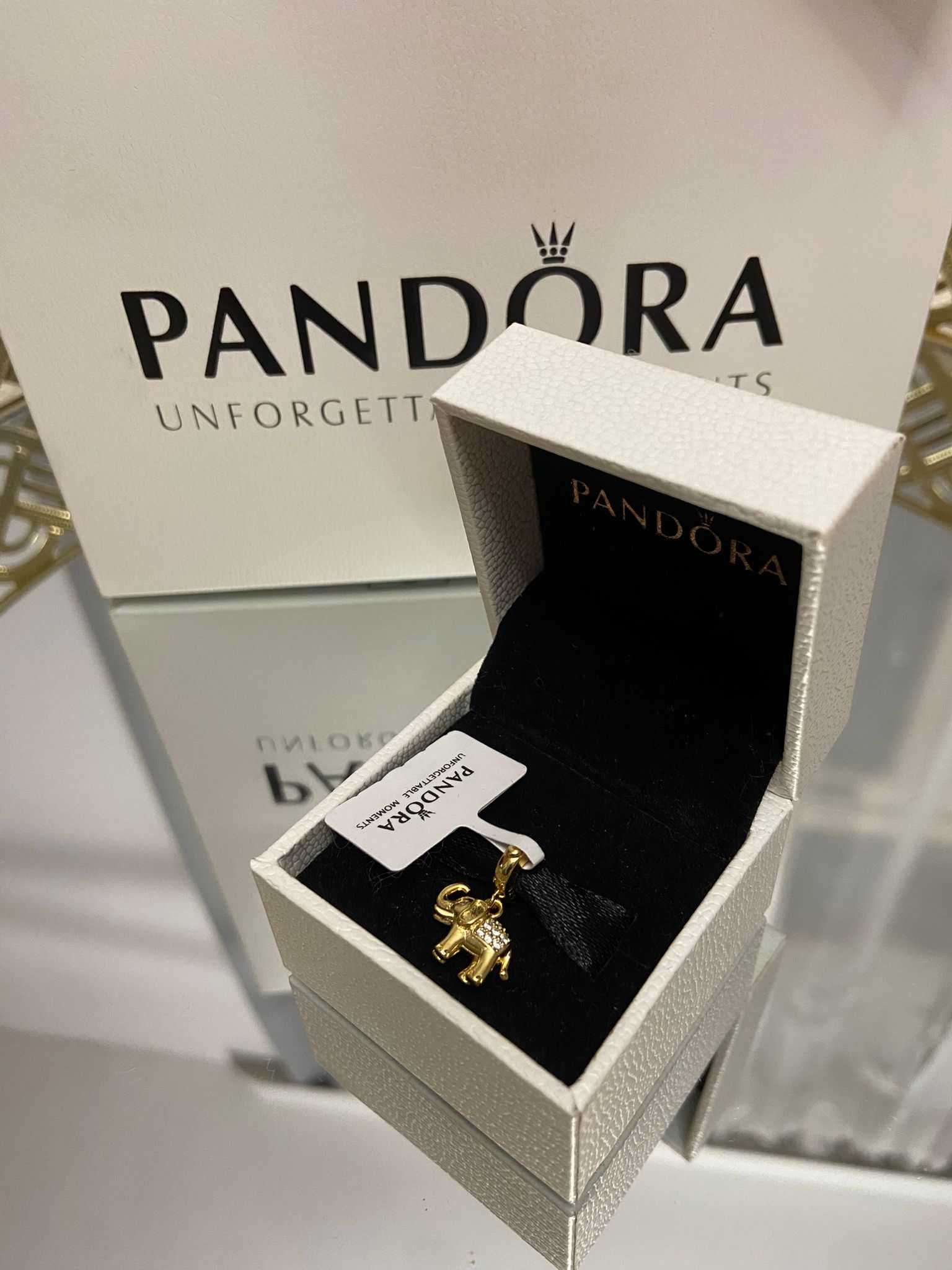 Charms Pandora – Złoty Słoń z Trąbą do Góry