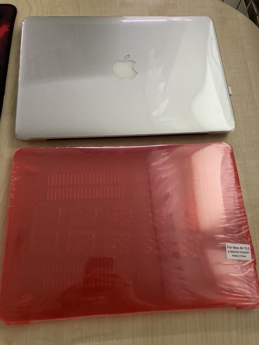 Etui nowe czerwone Glossy do MacBook Air 13.3 A1932/A2179/A2337
