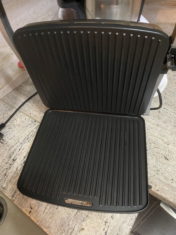 Grill kompaktowy opiekacz