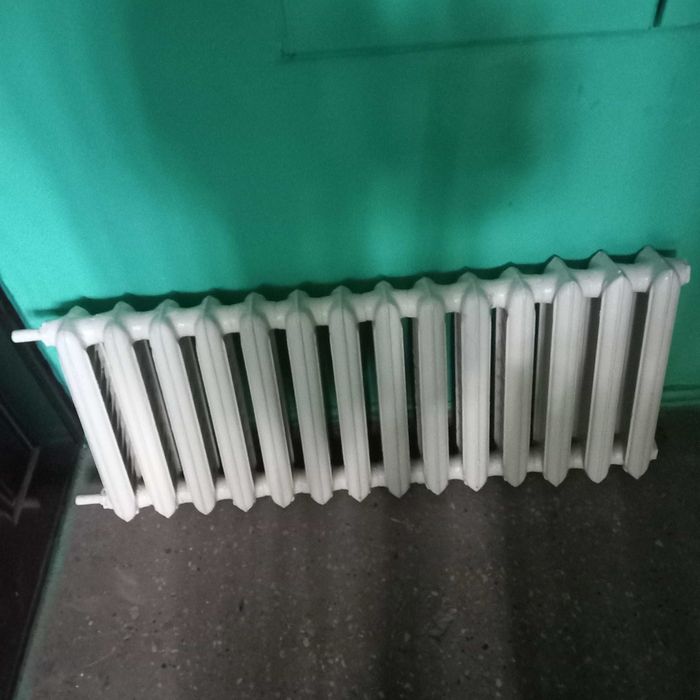 Продам чугуные батареи.