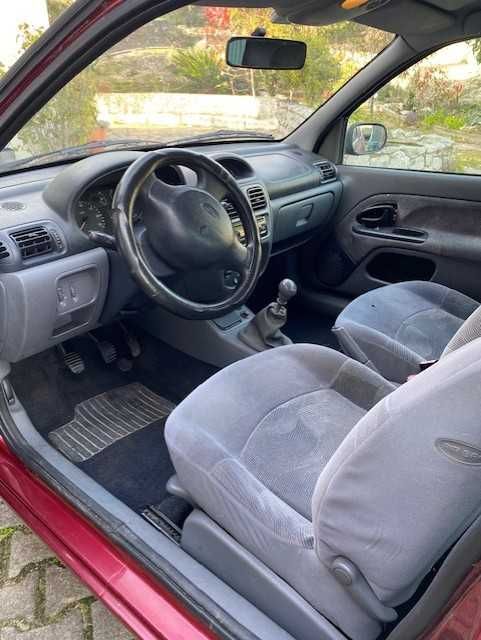 Renault Clio RXE 1.2 3P 2000
