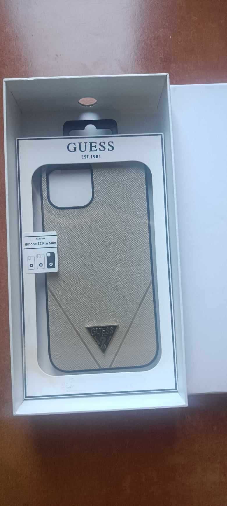 Guess Saffiano V - Etui iPhone 12 Pro Max (złoty)