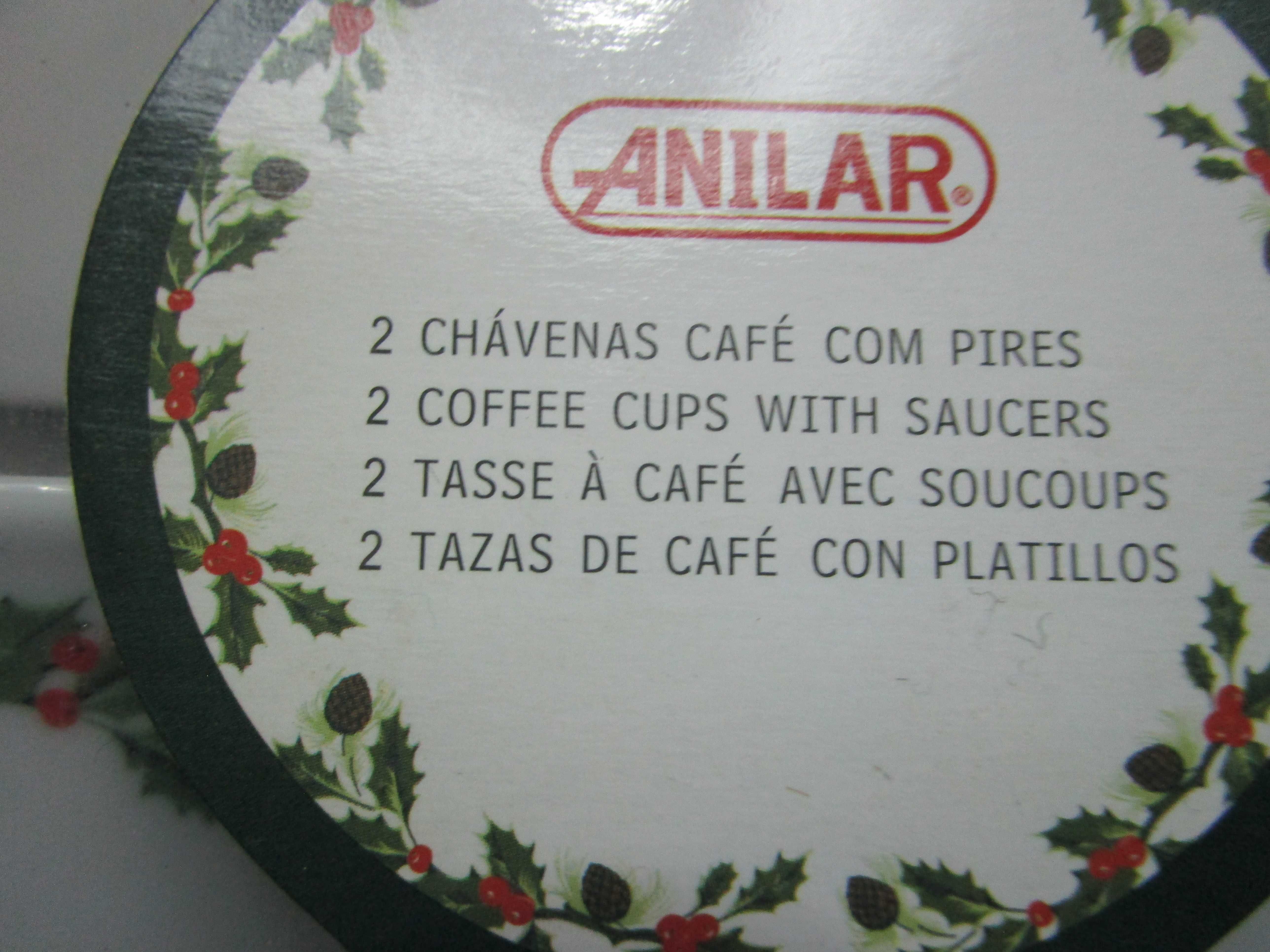 Conjunto de 2 chávenas e 2 pires de café c/ motivos natalícios NOVO