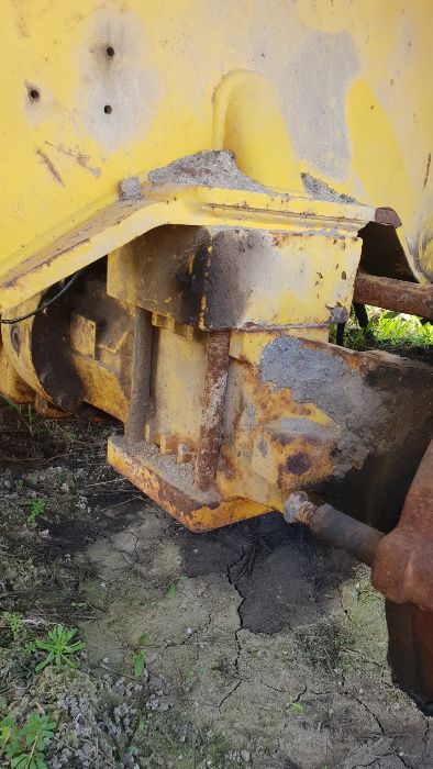 koparko ładowarka komatsu WB 97S most cararro zwrotnica zwolnica półoś