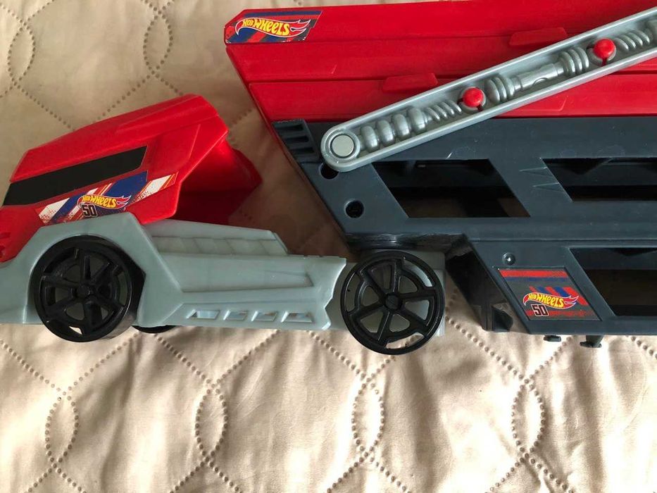 Hot Wheels Трейлер-автовоз на 50 машинок Транспортер Вантажівка