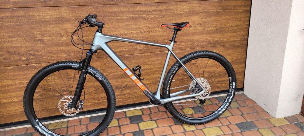 Cube reaction race karbon