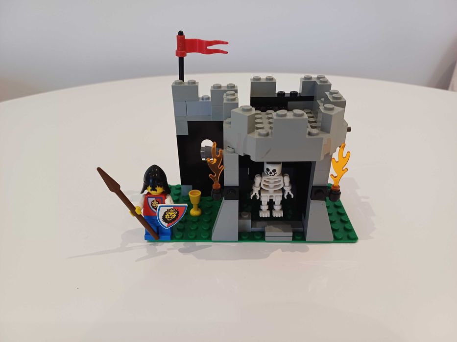 Lego system zamek z kościotrupem nr kat. 6036. Zestaw z 1995 roku
