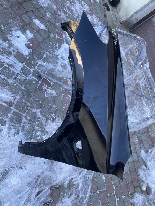 Продам бампер крило Tesla model 3/Y