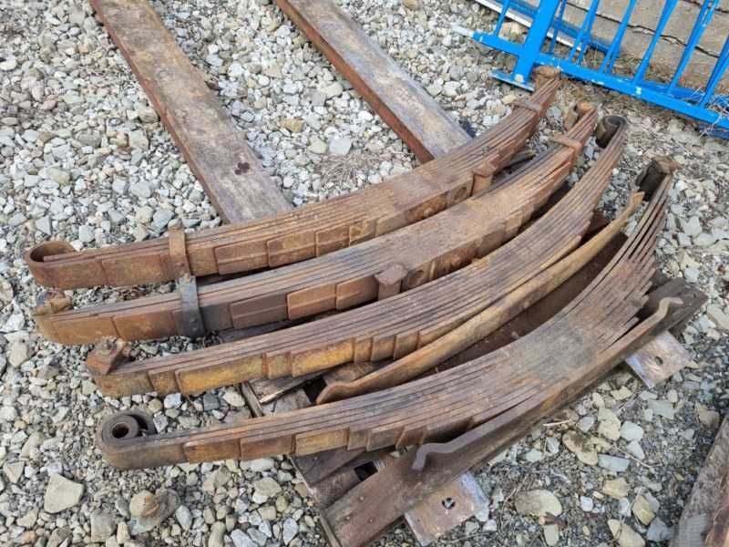 STEYR MAN 4X4 resory przednie