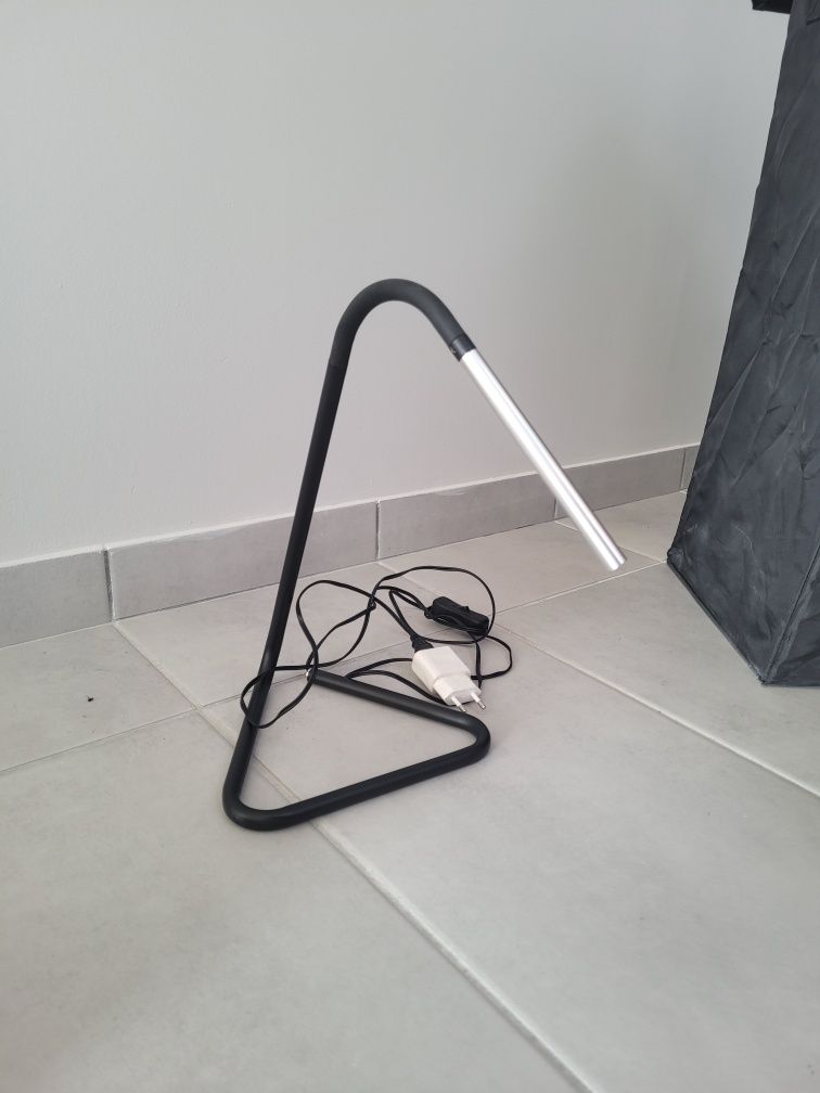 Lampka biurkowa IKEA czarna HARTE