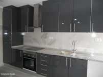 Apartamento T2 para arrendamento - Damaia Cima
