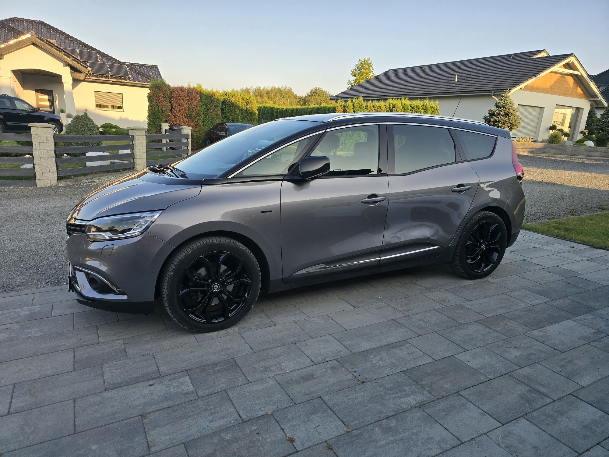 Renault Grand Scenic Black Edition 1.33 tce 160kM, jedynie 52 tkm.