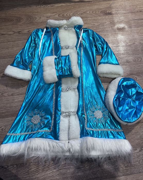 Новорічний костюм Снігуронька, Снігурки, Лисиці, на 4-5-6 років, 104,