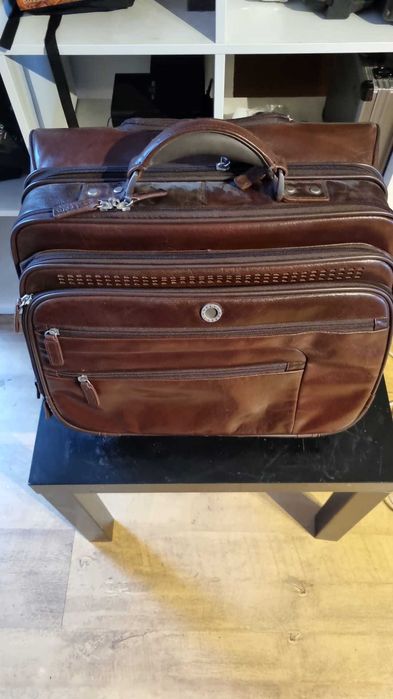 Skórzana torba biznes na kółkach pilotka, aktówka, laptop, dokumenty