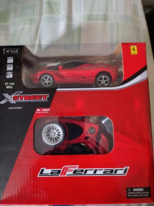 Brinquedo da Ferrari