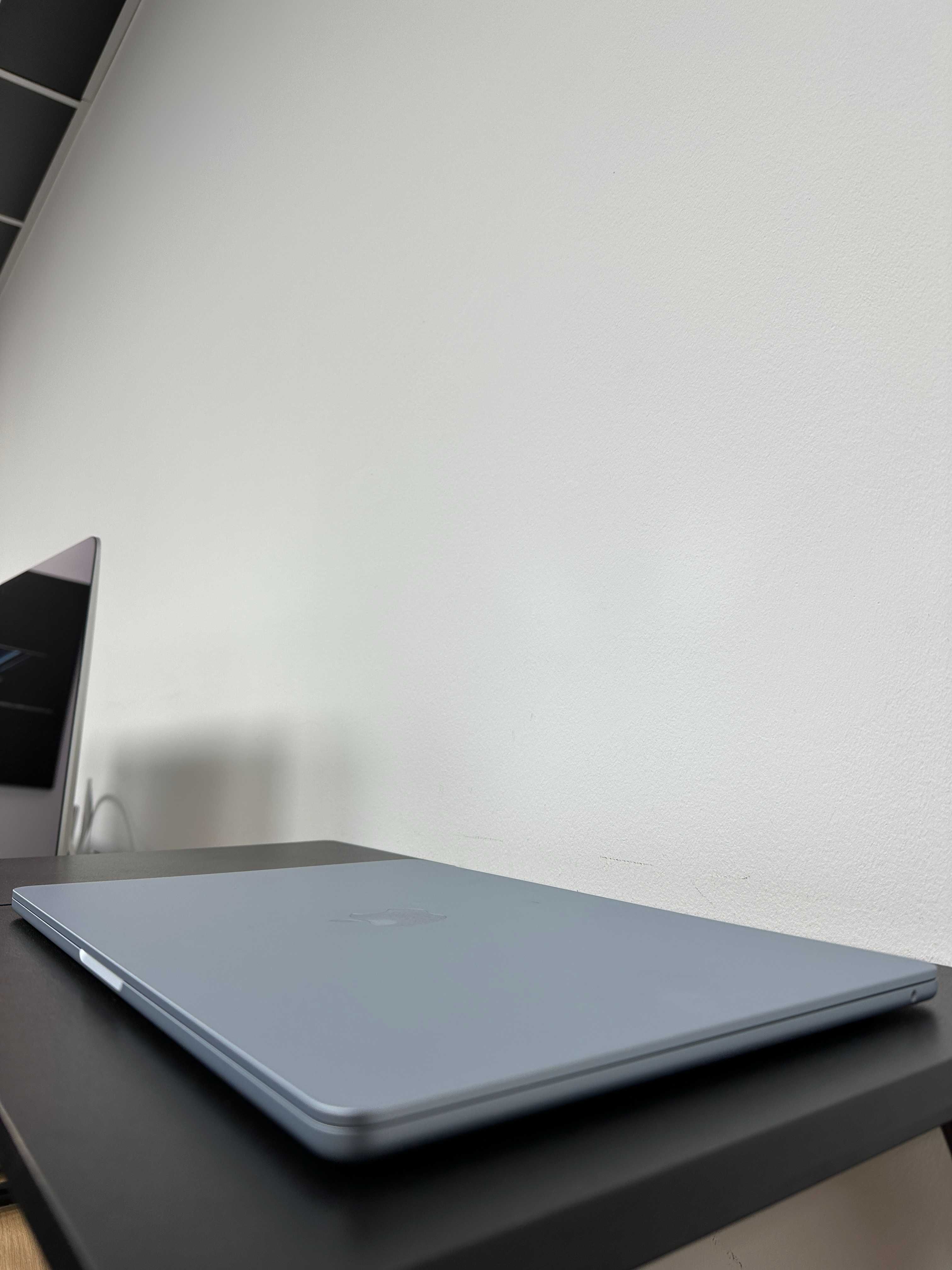 MacBook Air 15 2025 (M4 / 16gb/512 SSD)