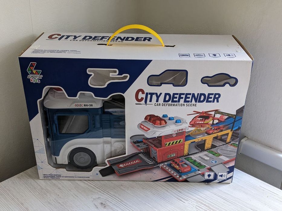 Паркінг Ігровий набір Lunatik Вантажівка гараж трансформер Поліція