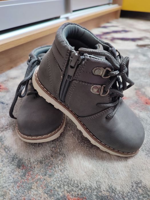 Продам дитяче взуття розмір 23 устілка 14.5 15 см