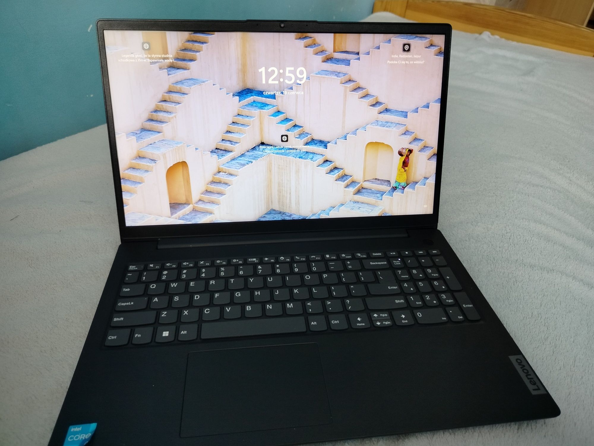 Sprzedam laptopa Lenovo Intel Core i3 w pełni sprawny
