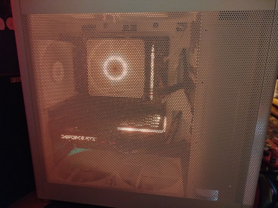 Ryzen 5700x + 32 GB + 3060ti + b450