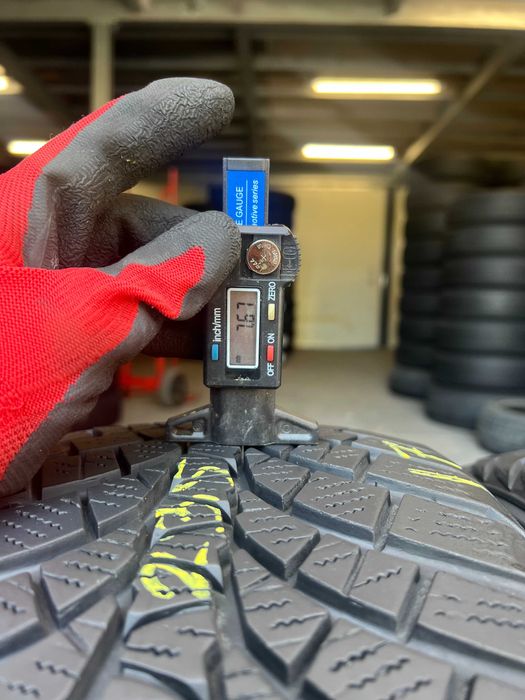 Opony zimowe 235/45/R17 KUMHO Wintercraft WP71 / 7.6mm  - 2 sztuki