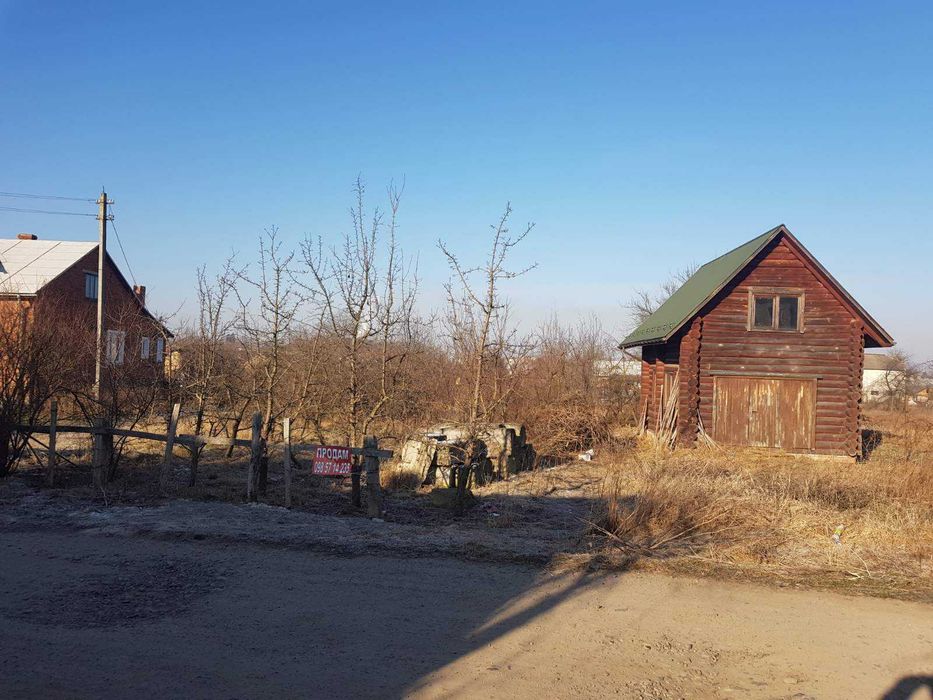 Будиночок зі зрубу та земельна ділянка 15 сот. с. Забужжя