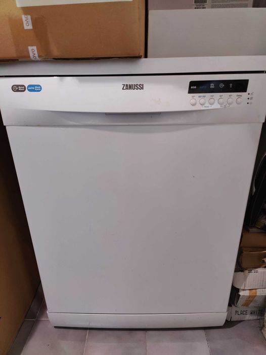 Máquina Lavar Loiça Zanussi Branca para 13 Conjuntos